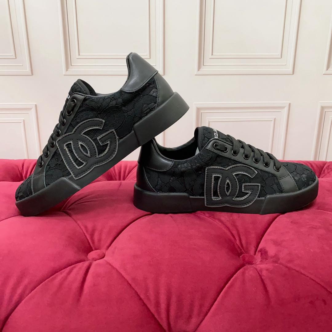 Tênis Couro Preto Casual Detalhes Brancos