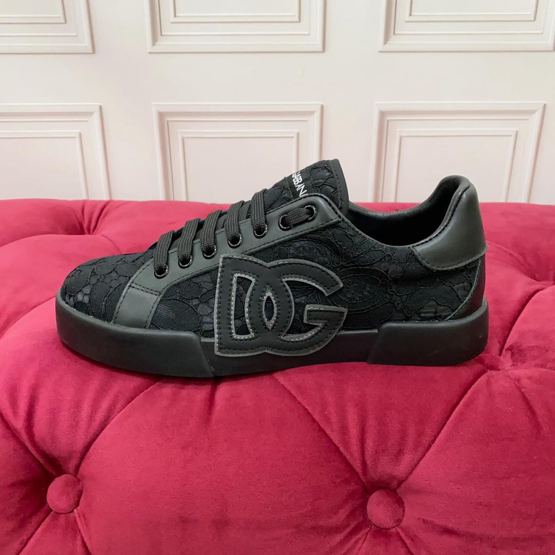 Tênis Couro Preto Casual Detalhes Brancos