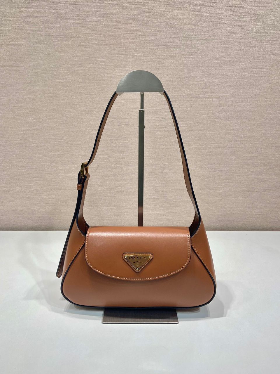 Bolsa de Ombro Couro Arqué Preta