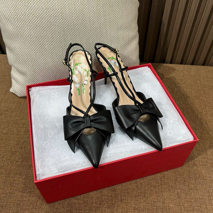 Tênis Cano Alto Couro Slingback com Laço Frontal