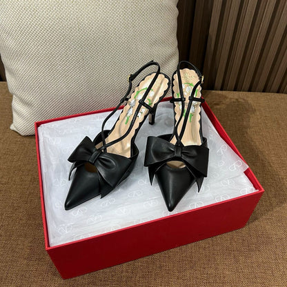 Tênis Cano Alto Couro Slingback com Laço Frontal