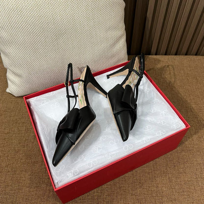 Tênis Cano Alto Couro Slingback com Laço Frontal