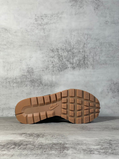 Tênis Runner Malha e Nylon Cinza Detalhes Contrastantes