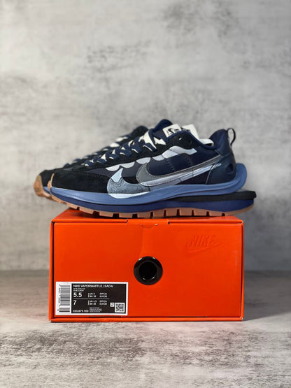 Tênis Runner Malha e Nylon Cinza Detalhes Contrastantes