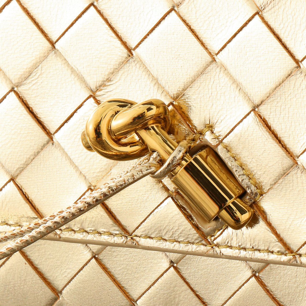 Bolsa Clutch Couro Dourada Textura Entrelaçada
