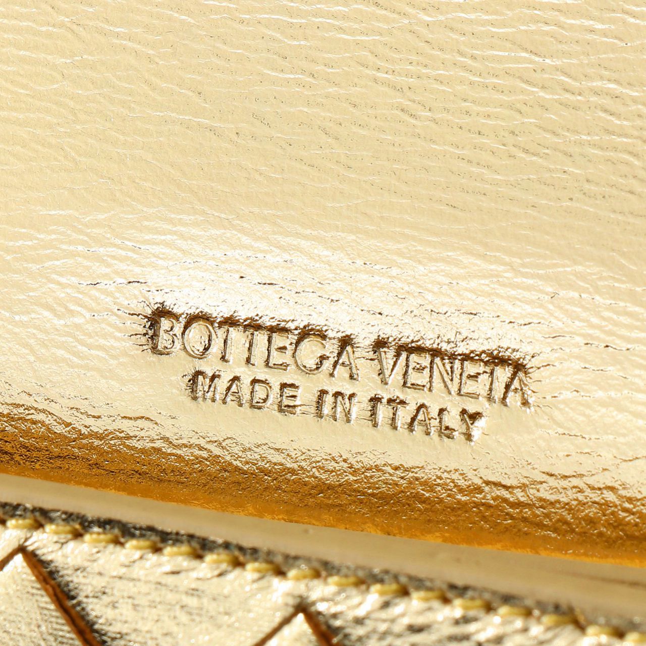 Bolsa Clutch Couro Dourada Textura Entrelaçada