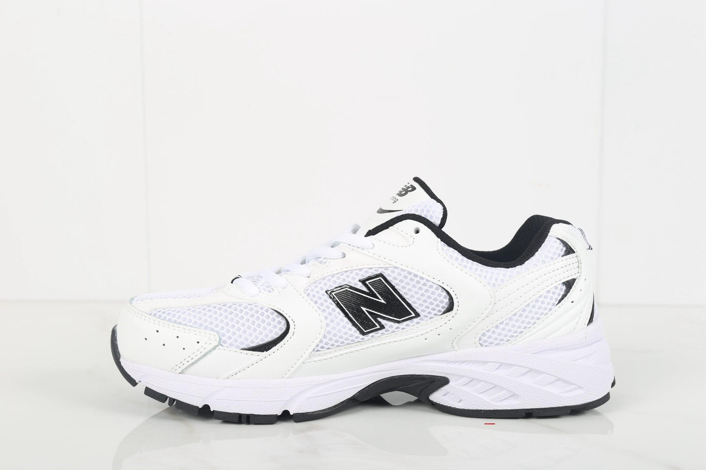 Tênis Runner Malha Branco Detalhe Preto