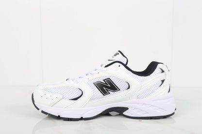 Tênis Runner Malha Branco Detalhe Preto