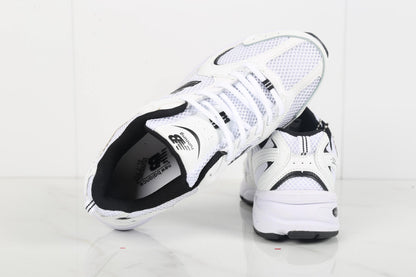 Tênis Runner Malha Branco Detalhe Preto