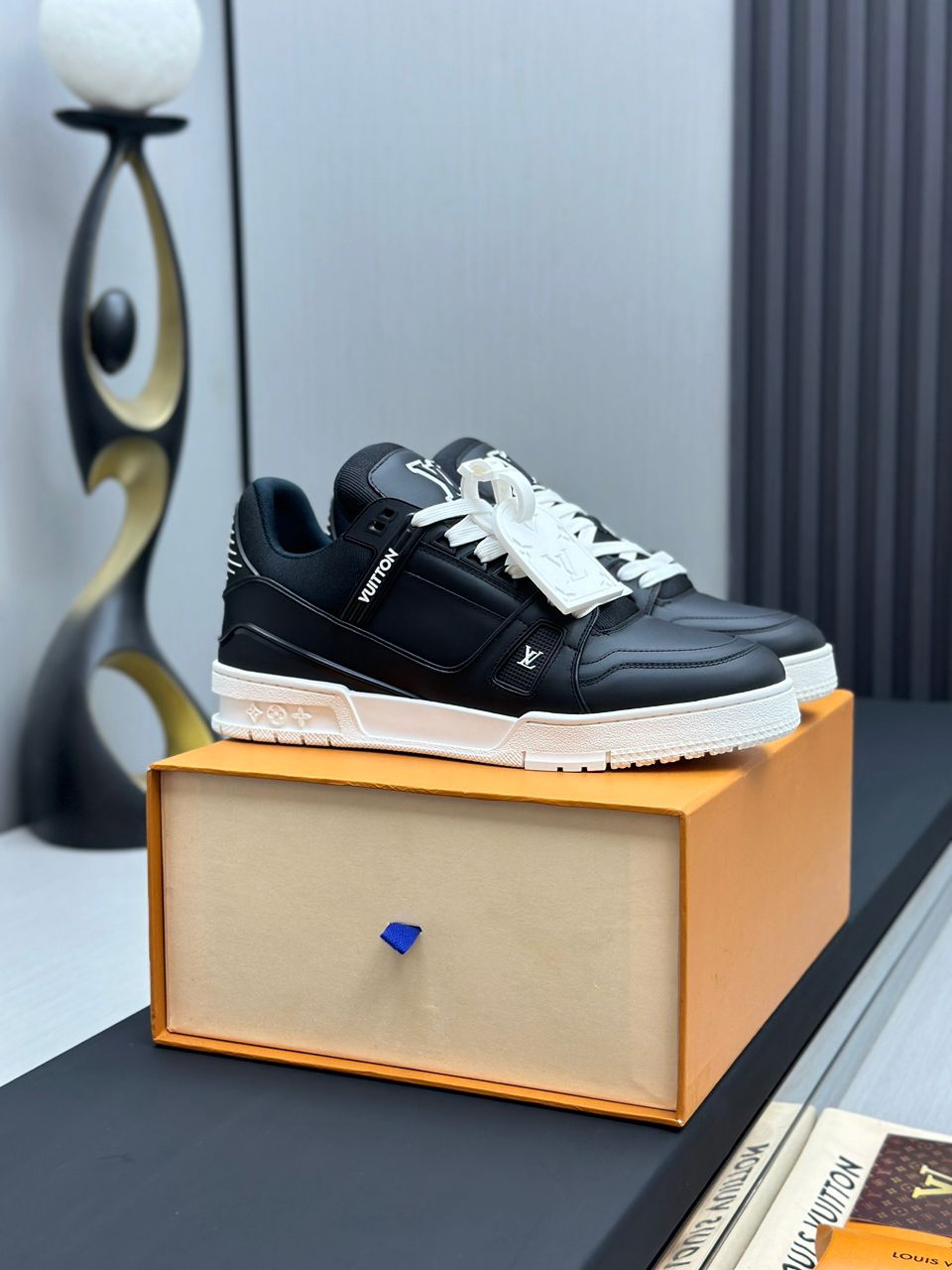 Tênis Casual Couro Branco Preto