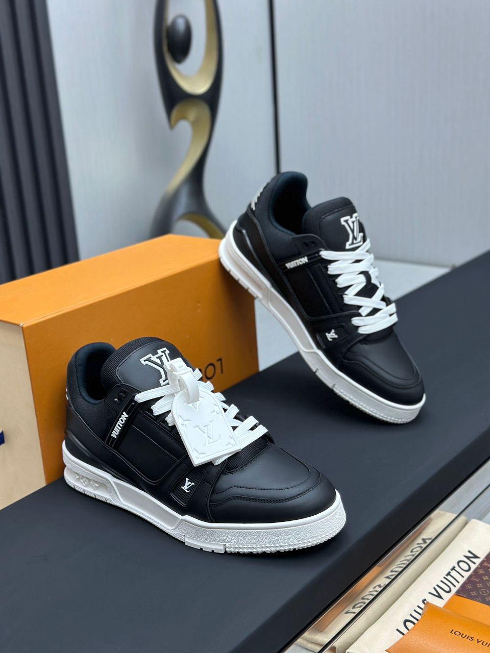 Tênis Casual Couro Branco Preto