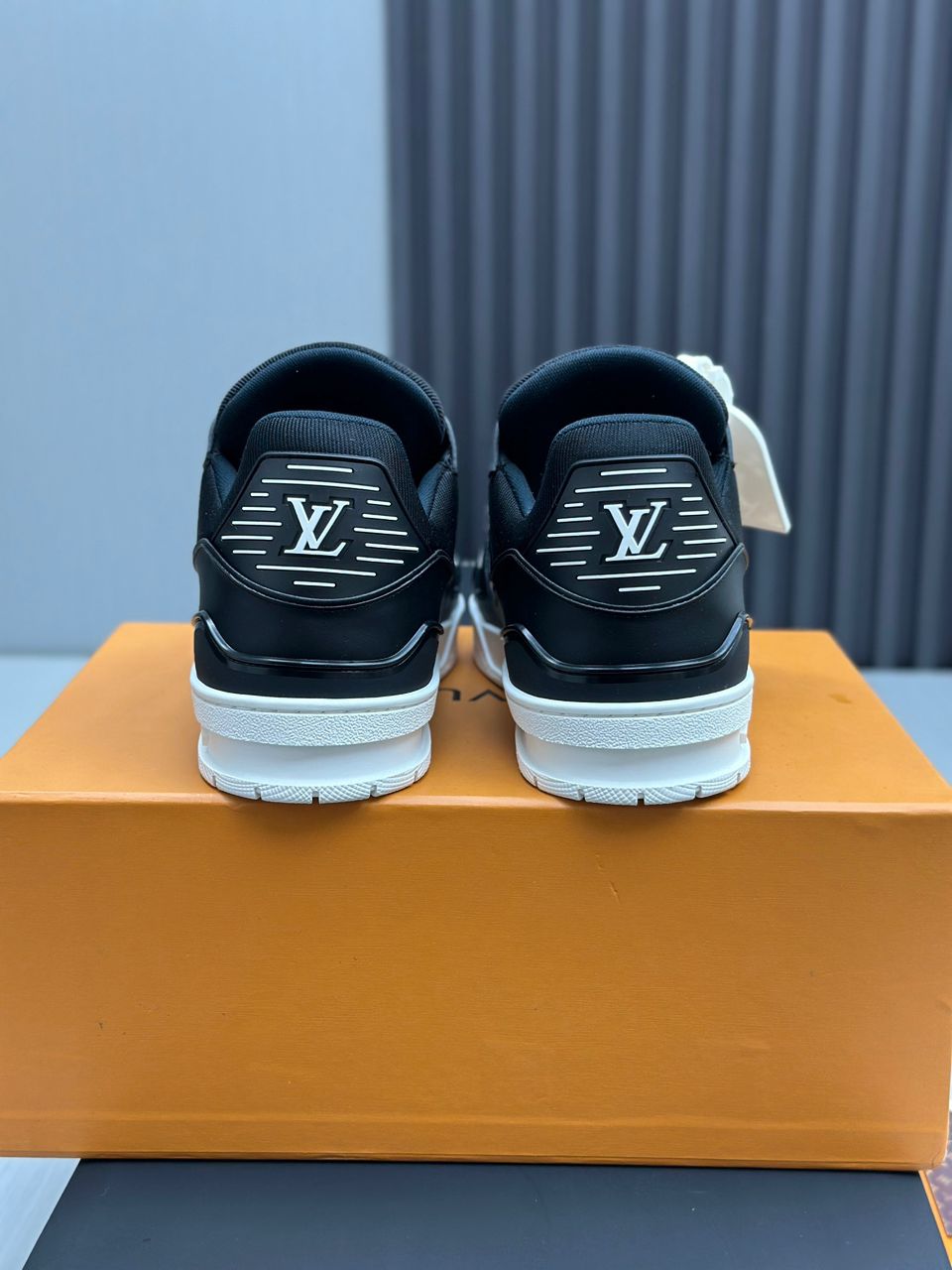 Tênis Casual Couro Branco Preto