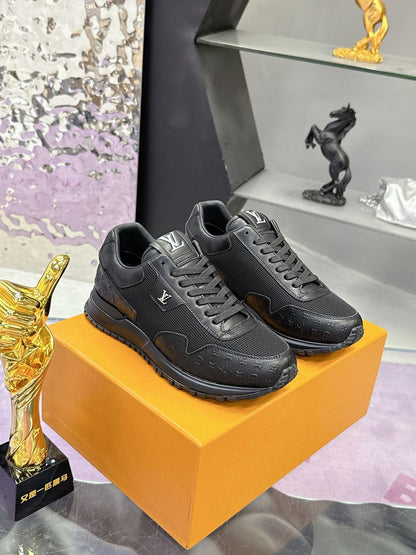 Tênis Runner Malha Preto Detalhe Lateral Cinza