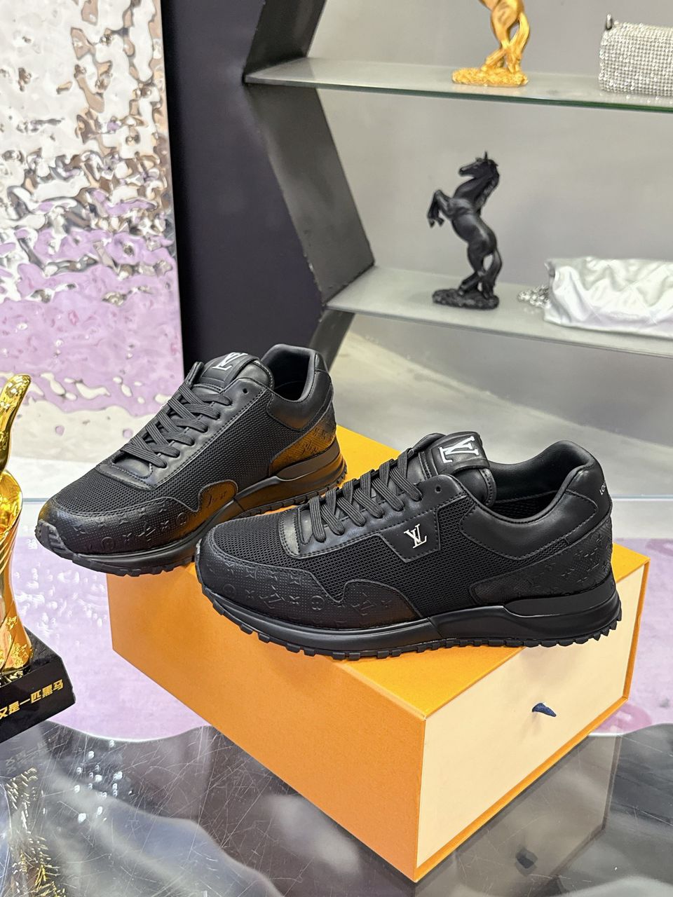 Tênis Runner Malha Preto Detalhe Lateral Cinza