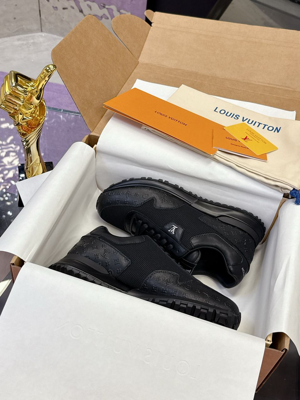 Tênis Runner Malha Preto Detalhe Lateral Cinza