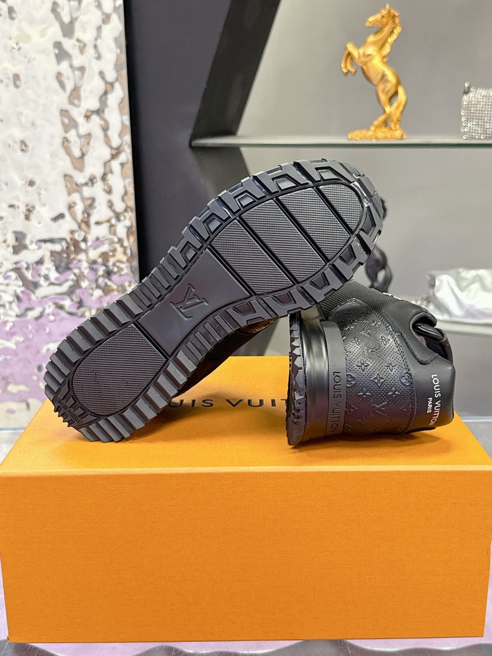 Tênis Runner Malha Preto Detalhe Lateral Cinza