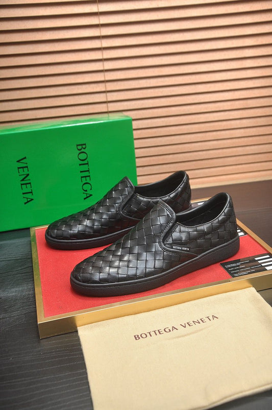 Sandália Slip-on Couro Entrançado Preto