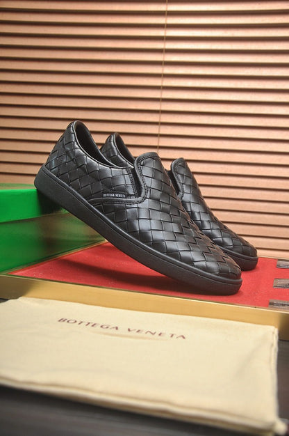 Sandália Slip-on Couro Entrançado Preto