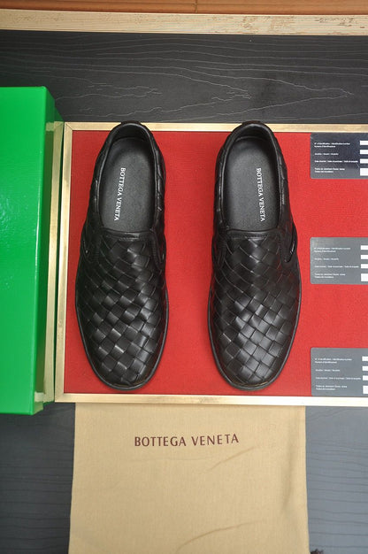 Sandália Slip-on Couro Entrançado Preto