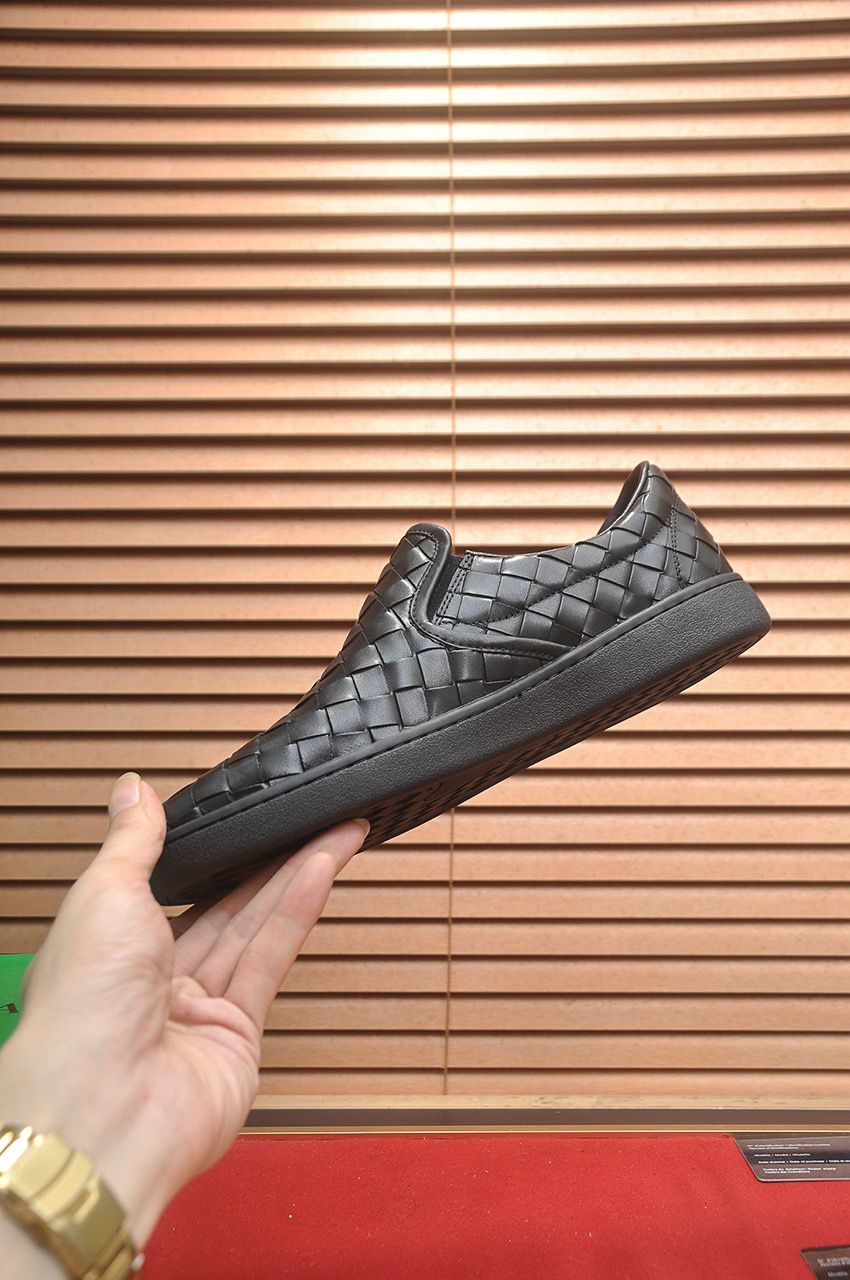 Sandália Slip-on Couro Entrançado Preto