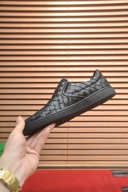 Sandália Slip-on Couro Entrançado Preto