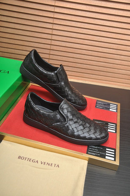 Sandália Slip-on Couro Entrançado Preto