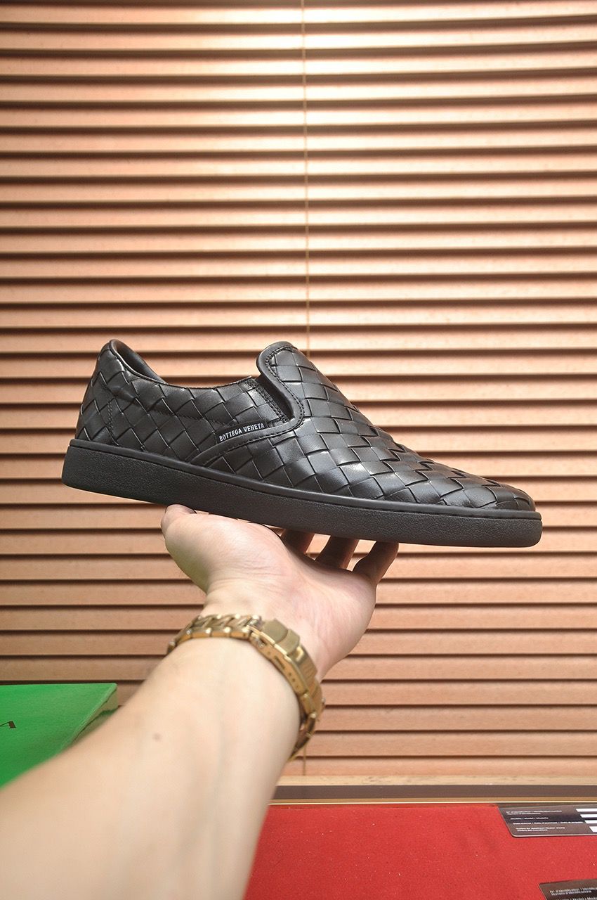 Sandália Slip-on Couro Entrançado Preto