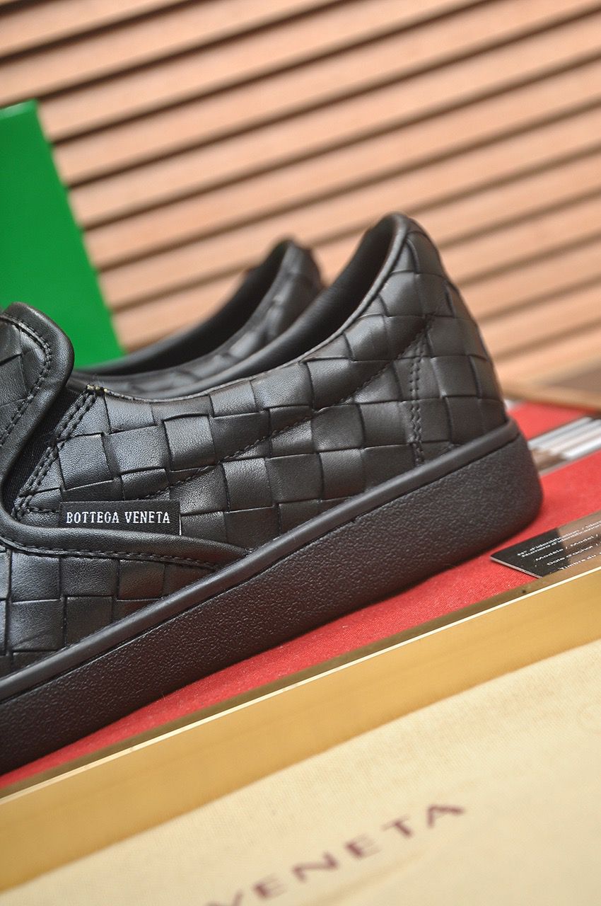 Sandália Slip-on Couro Entrançado Preto