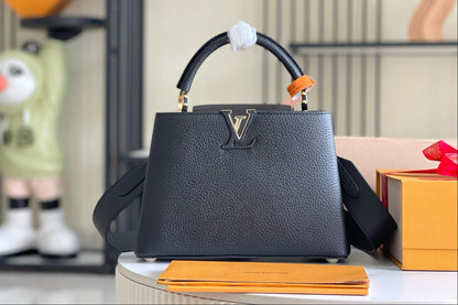 Bolsa Satchel Couro Preto com Fechamento Elegante Tamanho Pequeno