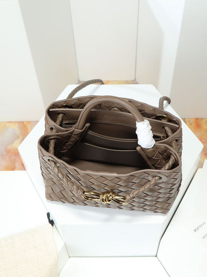 Bolsa Estruturada Couro Intrecciato Pequena