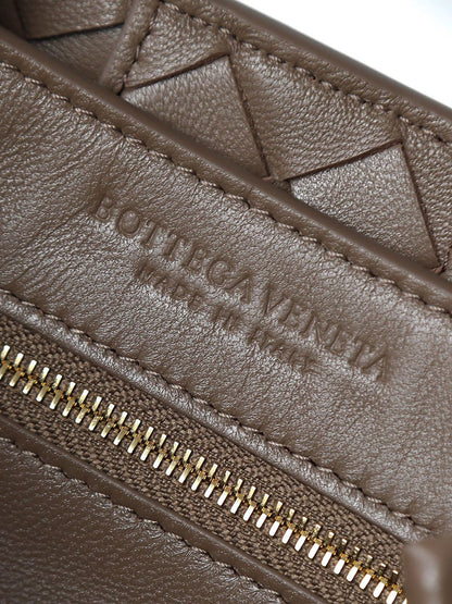 Bolsa Estruturada Couro Intrecciato Pequena