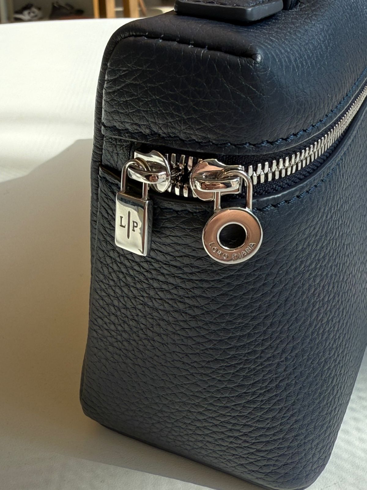 Bolsa Clutch Couro Azul com Bolso Extra