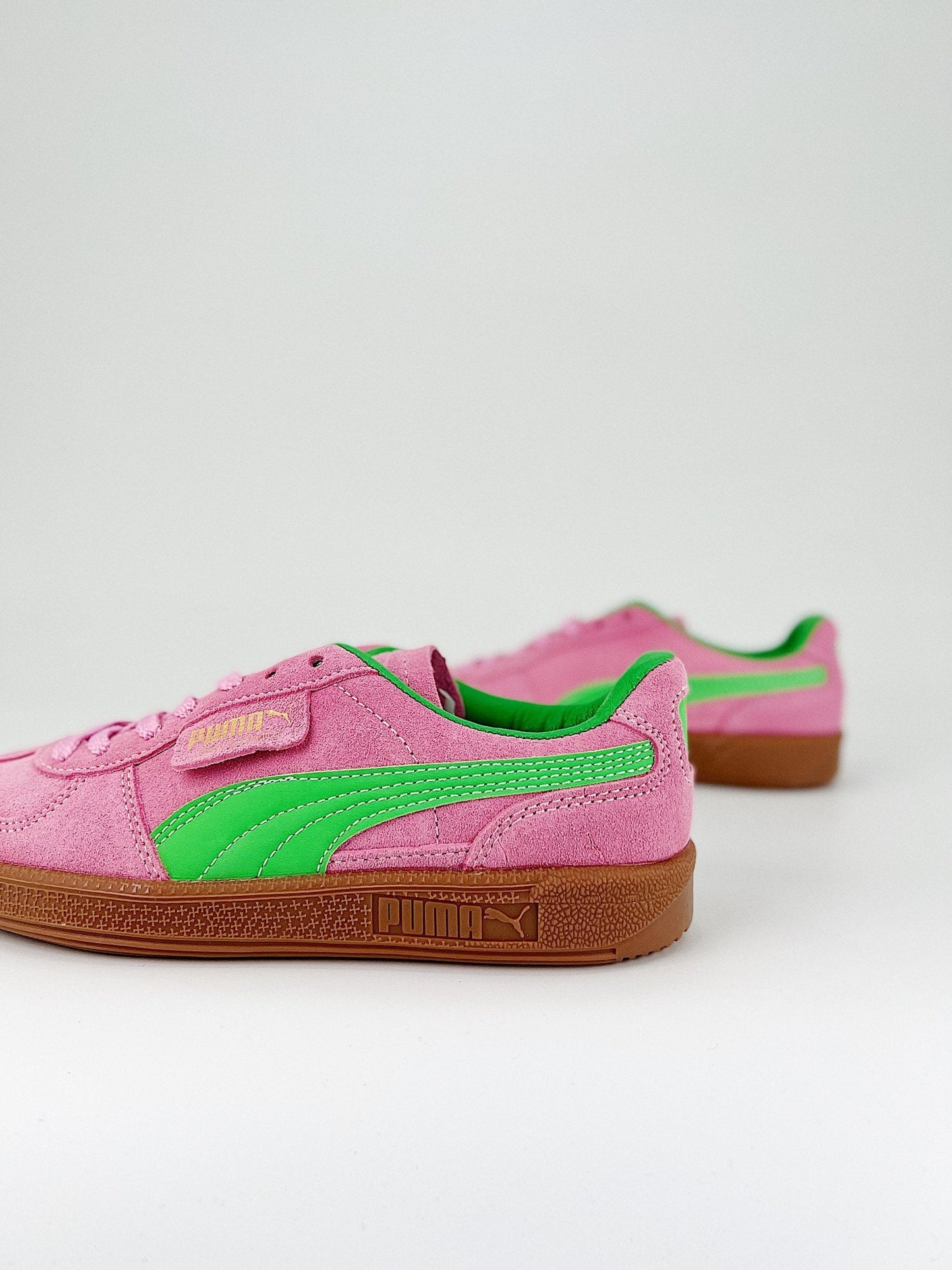 Tênis Couro Rosa Detalhe Verde Cano Baixo