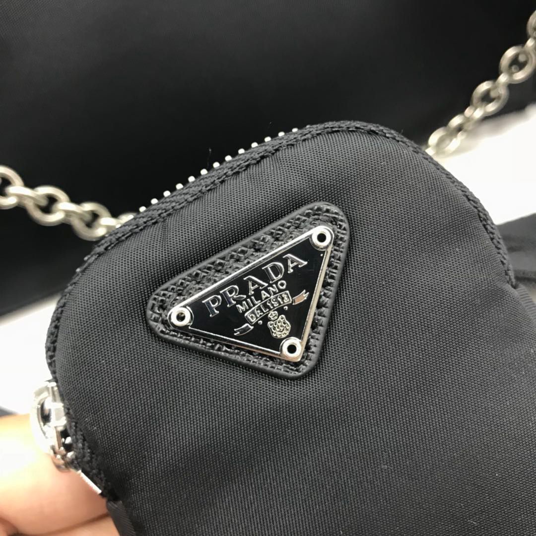 Bolsa Ombro Nylon Preto Placa Triangular