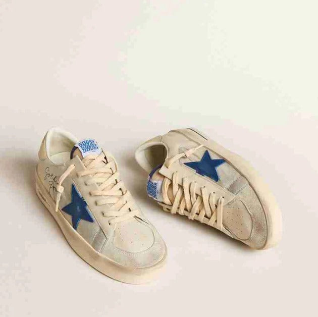 Tênis Couro Cano Alto Creme Detalhe Azul Solado Branco