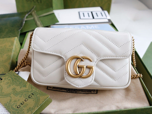 Bolsa Ombro Couro Acolchoado Branco Letras Entrelaçadas