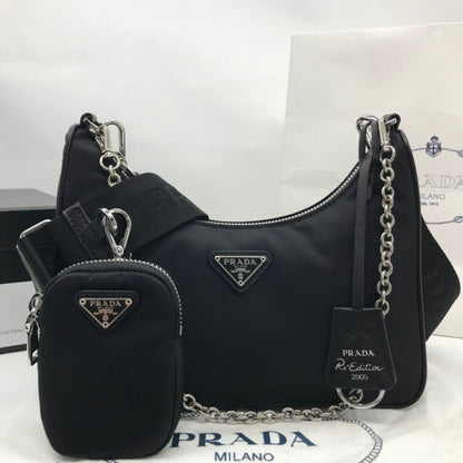 Bolsa Ombro Nylon Preto Placa Triangular