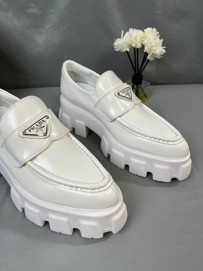 Mocassim Couro Escovado Branco Solado Estruturado