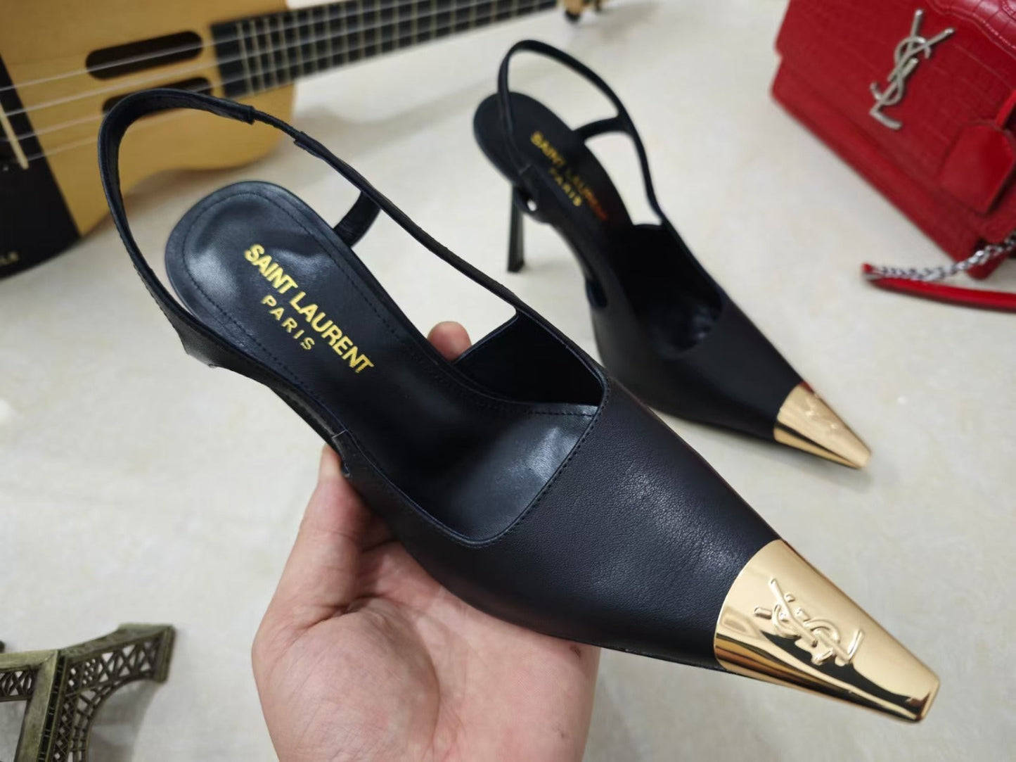 Sandália Slingback Couro Bico Fino