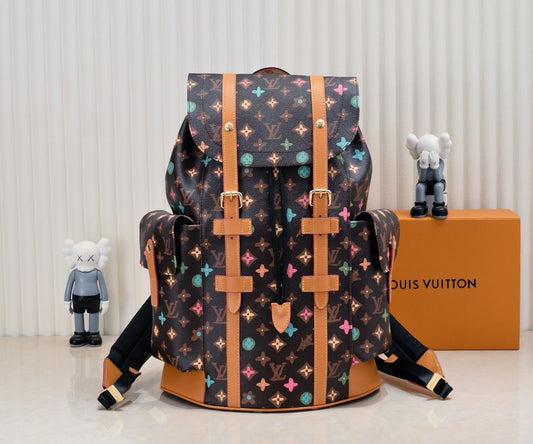 Mochila Couro Padrão Monograma Geométrico Marrom