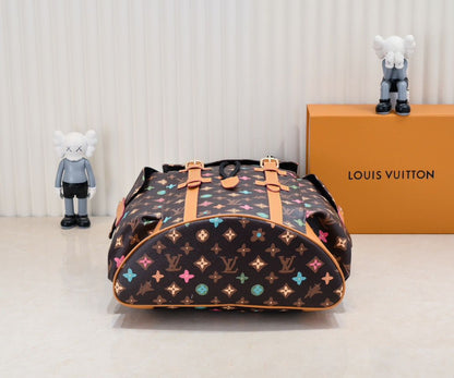 Mochila Couro Padrão Monograma Geométrico Marrom