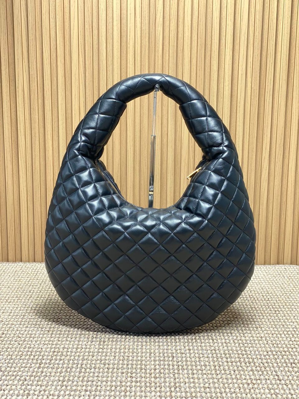 Bolsa Hobo Couro Preto Estruturada