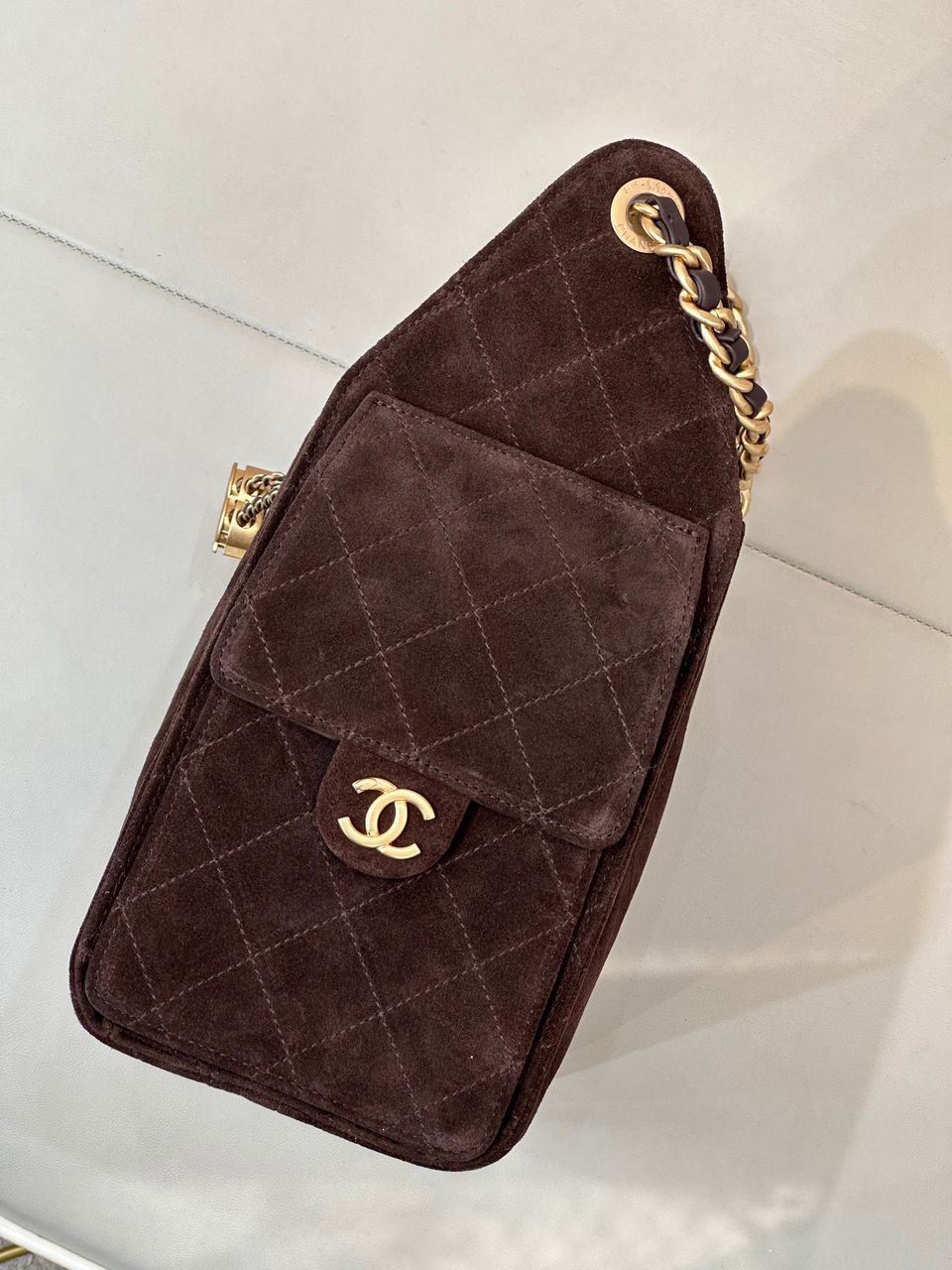 Bolsa Satchel Couro Acolchoado Preta com Cordão Ajustável