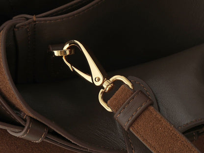 Bolsa Ombro Camurça Bege com Fecho Metálico