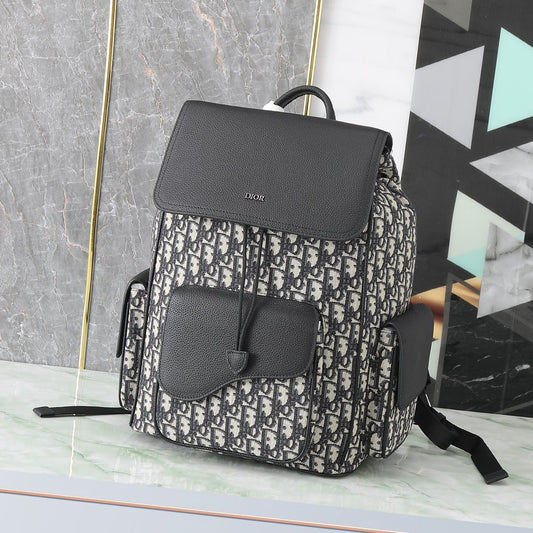 Mochila Couro Estruturada Formato Ferradura
