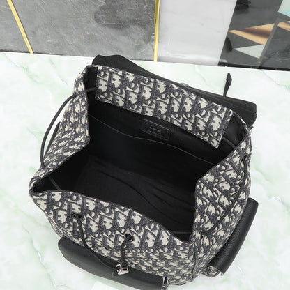 Mochila Couro Estruturada Formato Ferradura