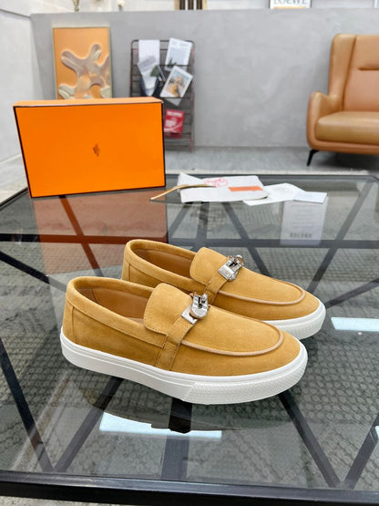 Mocassim Couro Clássico com Detalhe Frontal