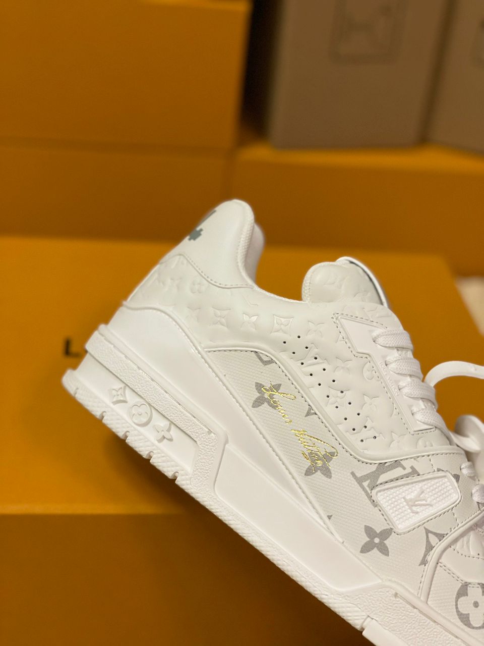Tênis Couro Branco Cano Baixo Detalhe Tonal