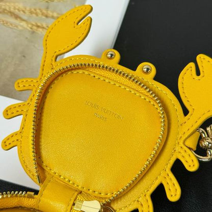 Chaveiro Bag Charm Padrão Monograma Geométrico Amarelo Caranguejo