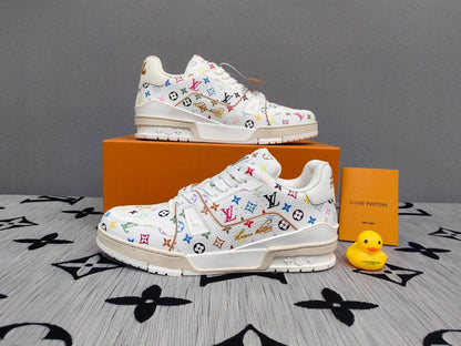 Tênis Couro Branco Detalhe Floral Colorido